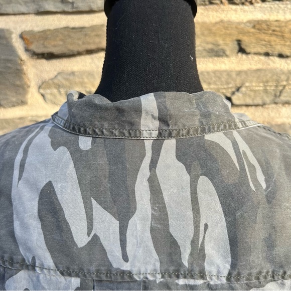 Express Camo Button Up - Picture 6 of 7